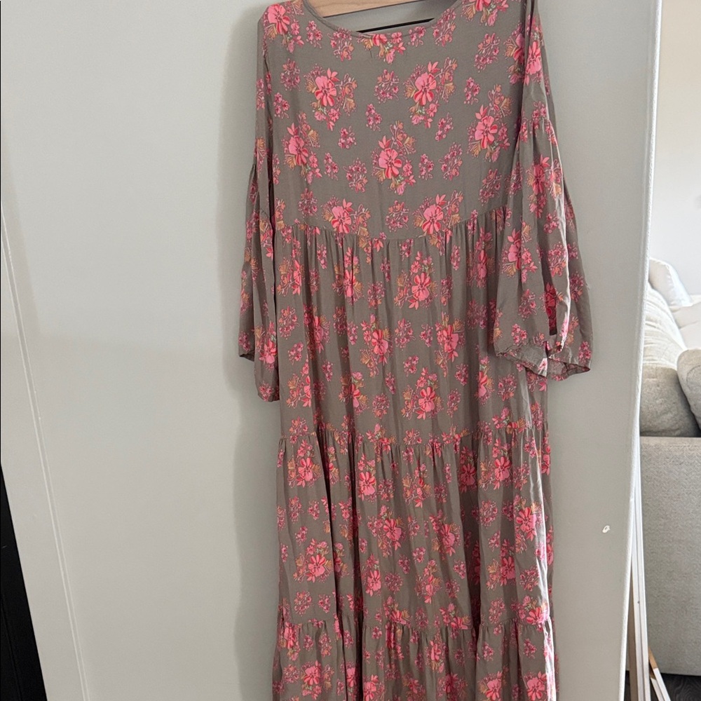 NATURAL LIFE Long Sleeve Dress in Gray with Pink Floral - Picture 4 of 5